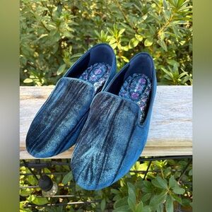 NEVER WORN Birdies Blue Velvet Loafers
